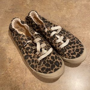 Women’s Time and Tru shoes size 7.5